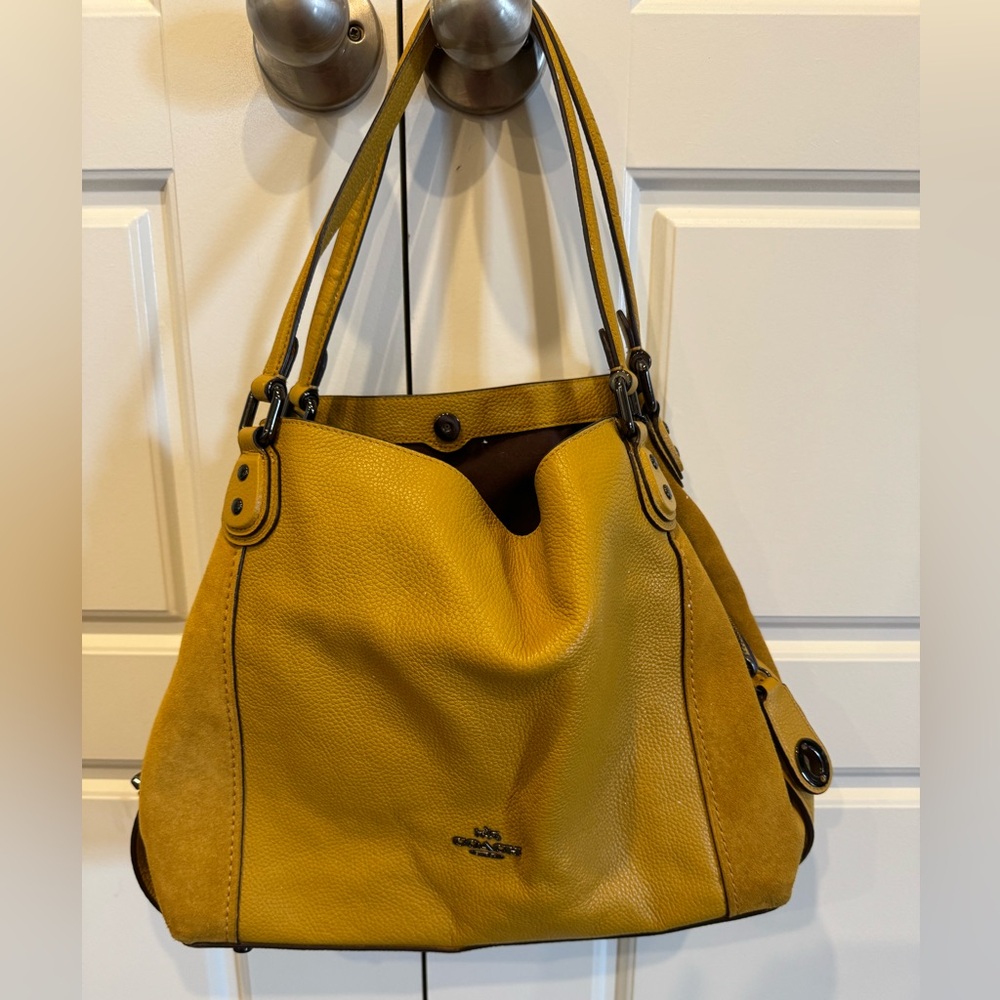 Coach shoulder purse-